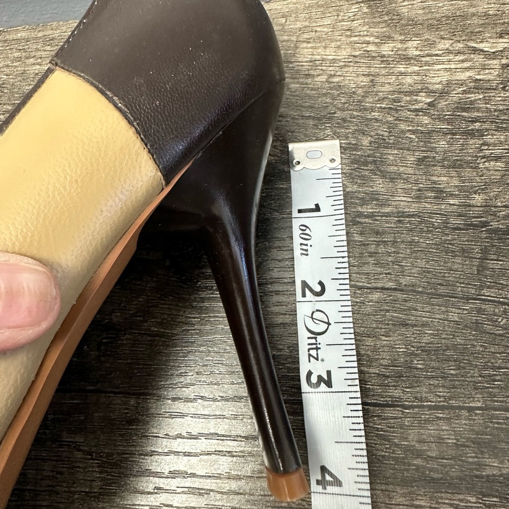 N.Y.L.A. Two-Tone Beige and Black Pointed Mary Jane Buckled 4” Pumps NWB - Picture 8 of 9